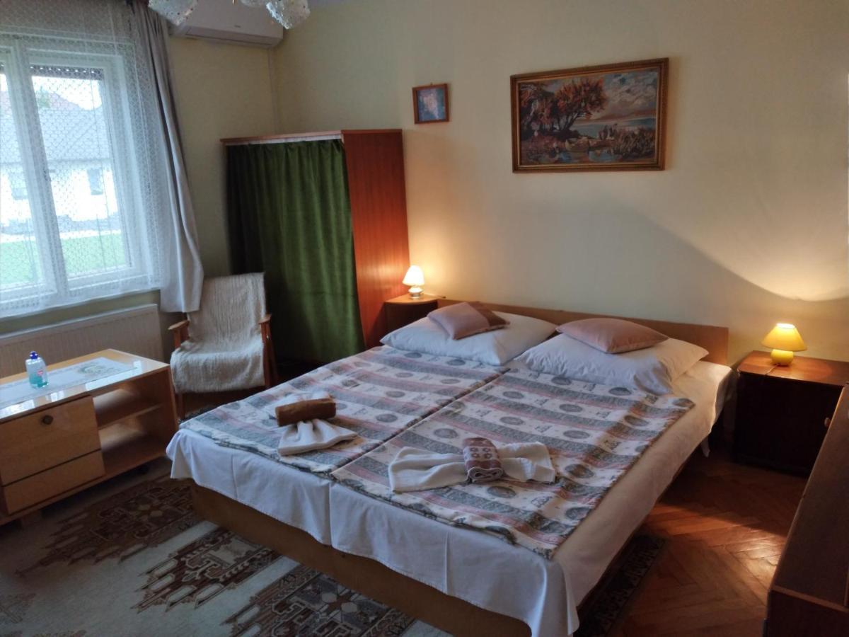 Nyarfa Apartment Keszthely Ngoại thất bức ảnh